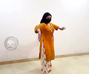 Gadi To Manga Dy Pakistani Mujra Dance Sexy Dance Mujra