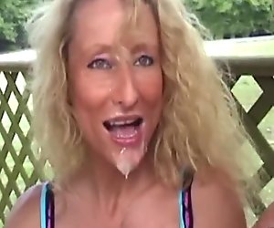 trio et ejacs pour milf exhib sur parking - amatrices compilation